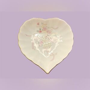 Mikasa “Forever Love” Heart Dish – FX024 (1990–1991)